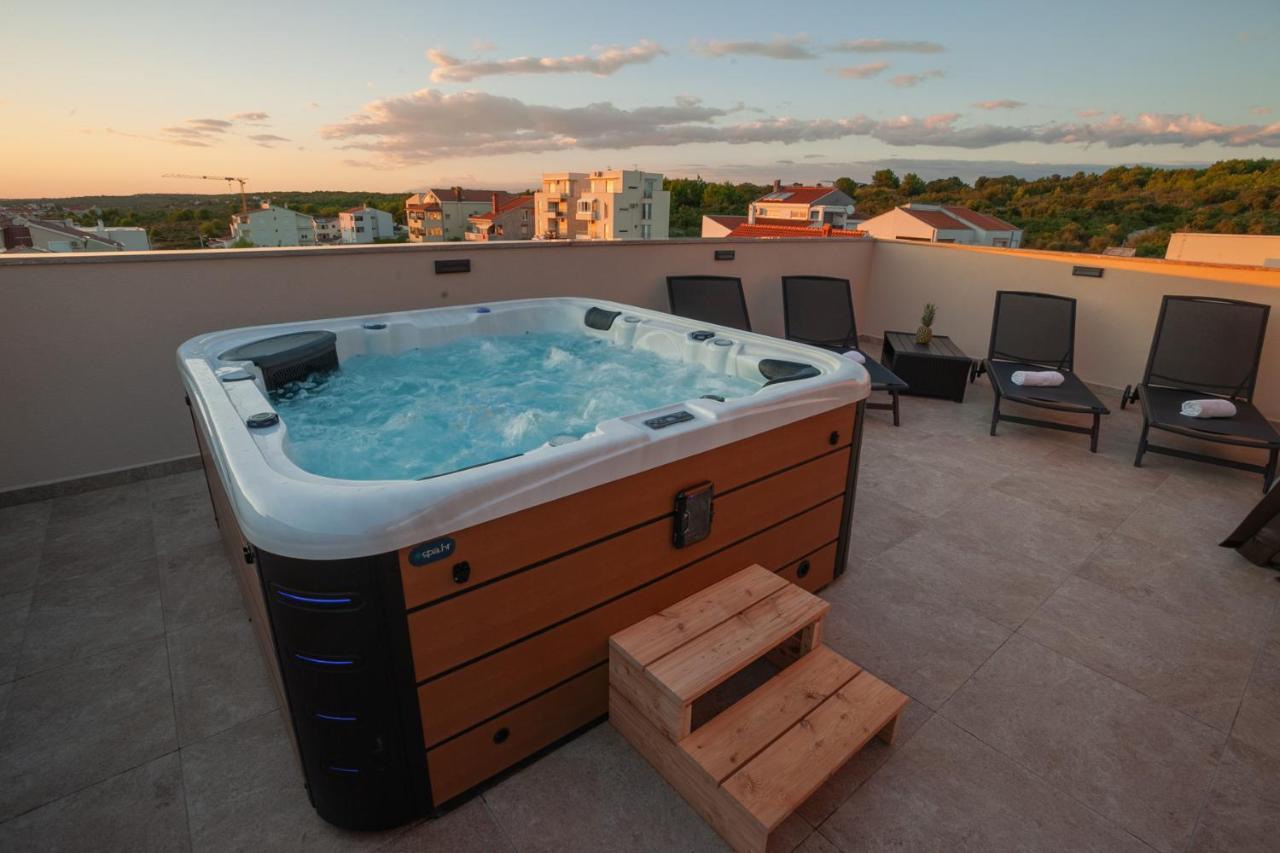 Apartments Luana With Private Jacuzzi Zadar Exterior photo