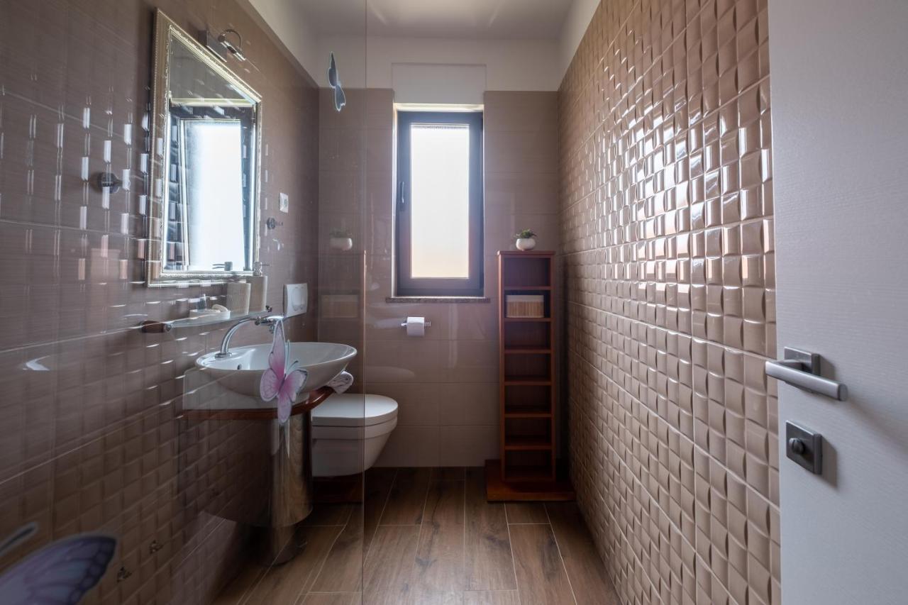 Apartments Luana With Private Jacuzzi Zadar Exterior photo