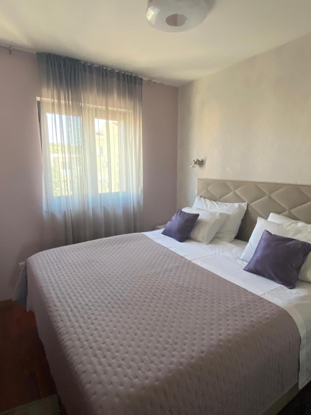 Apartments Luana With Private Jacuzzi Zadar Exterior photo