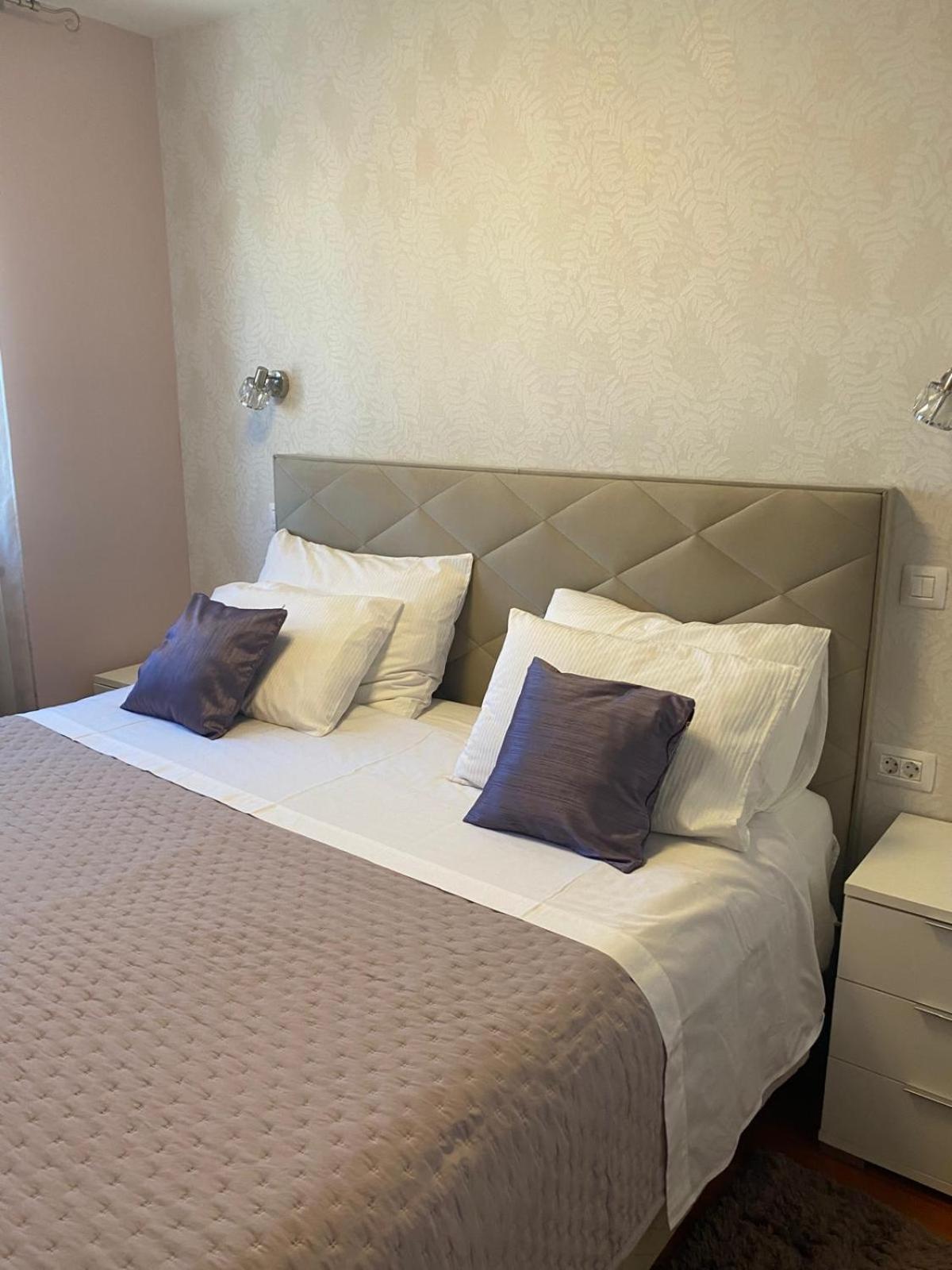 Apartments Luana With Private Jacuzzi Zadar Exterior photo