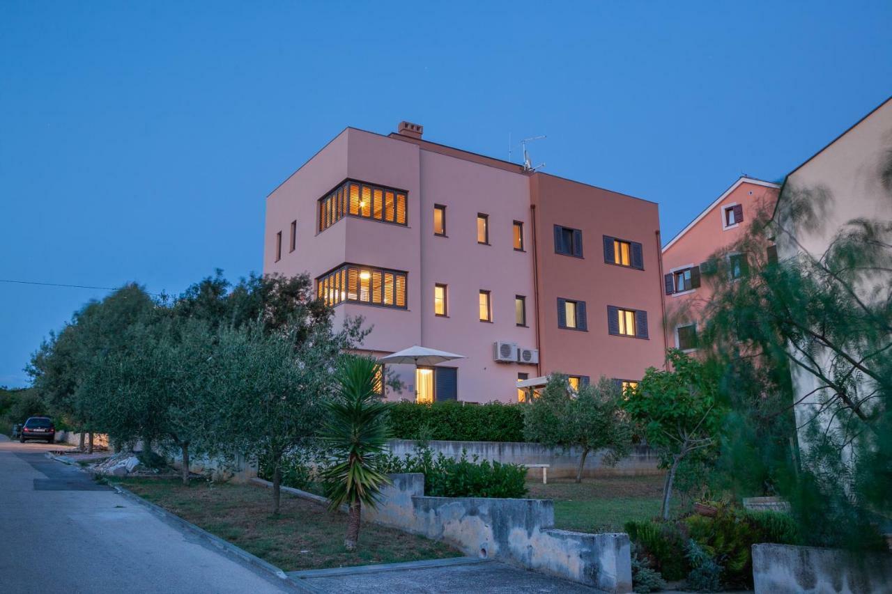 Apartments Luana With Private Jacuzzi Zadar Exterior photo